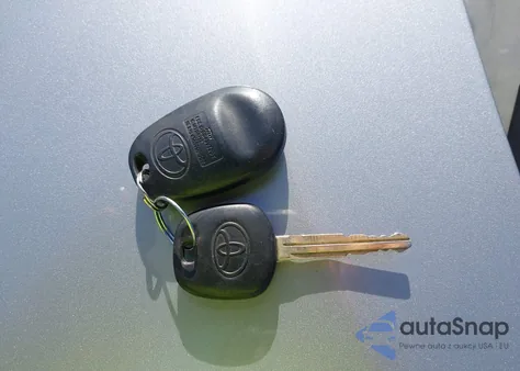 2015 Toyota Sienna Le 8 Passenger z USA, uszkodzony, nr VIN 5TDKK3DC5FS683246